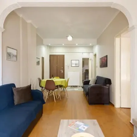 Private Pristine Balcony Home- Heart Of The Center テッサロニキ