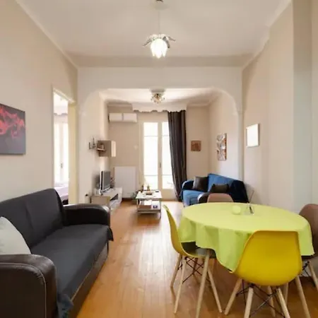 Private Pristine Balcony Home- Heart Of The Center * Selanik