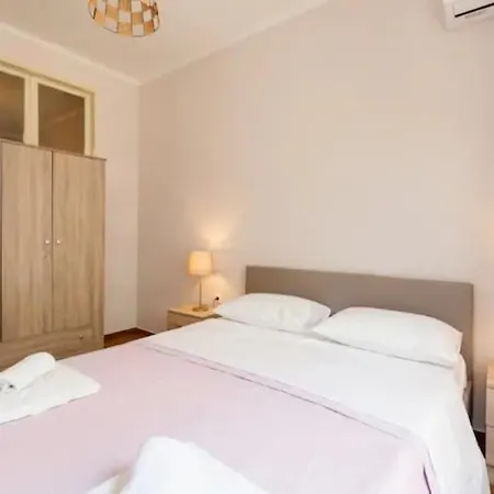 Daire Private Pristine Balcony Home- Heart Of The Center